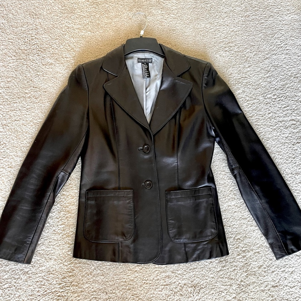 Bebe vintage classic 100% leather blazer
